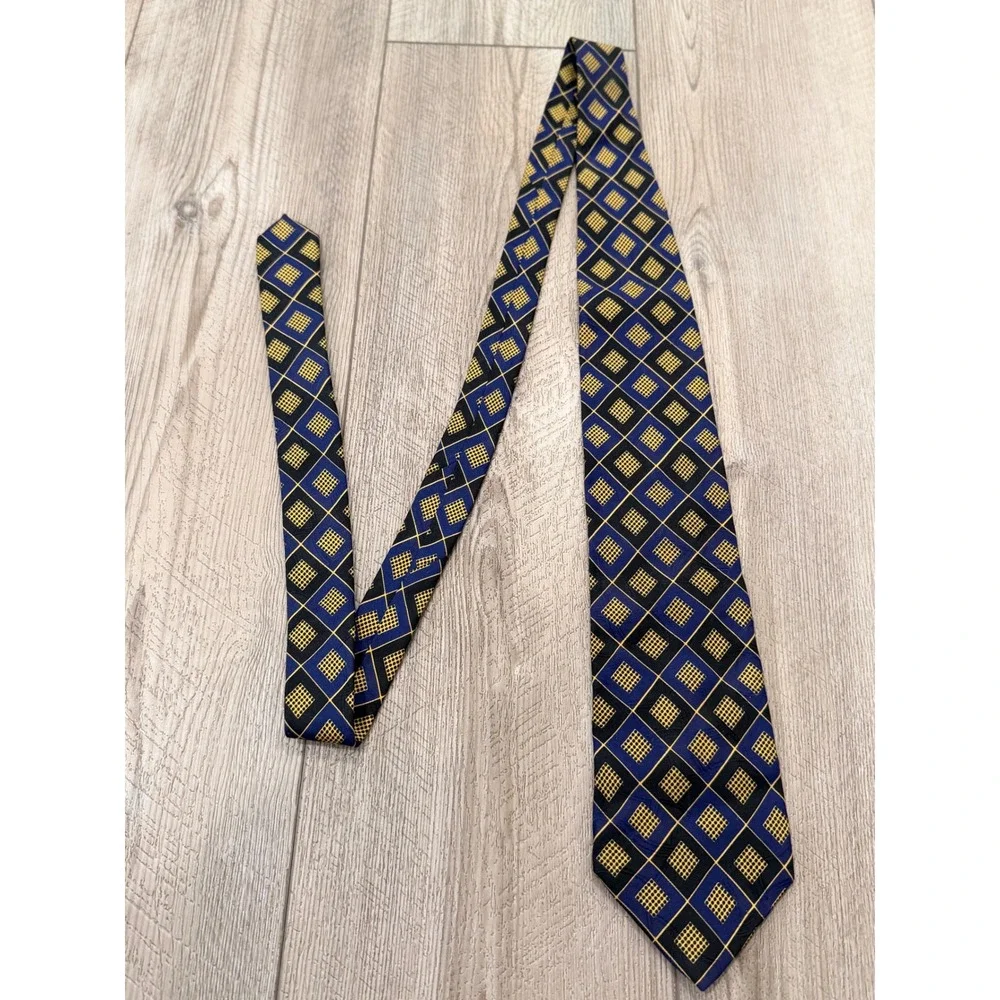 Ermenegildo Zegna Mens Silk Tie Navy Blue Yellow Geometric Diamond Pattern Italy